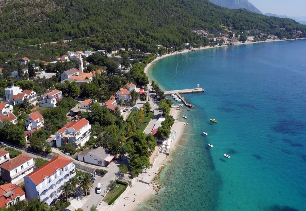 Apartments And Rooms Tomo 1 - At The Beach Zaostrog Eksteriør billede